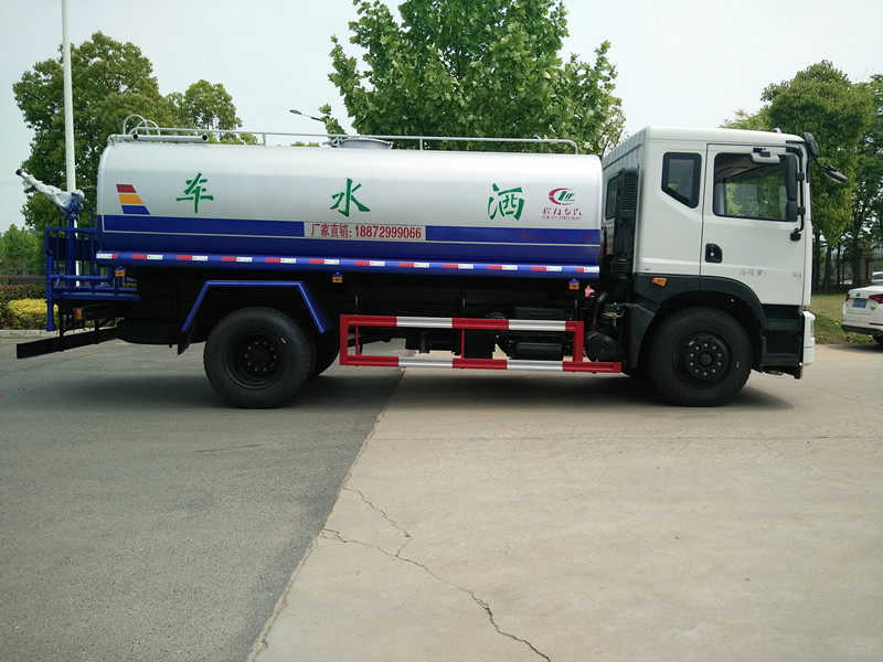 東風(fēng)15噸灑水車 東風(fēng)15噸灑水車
