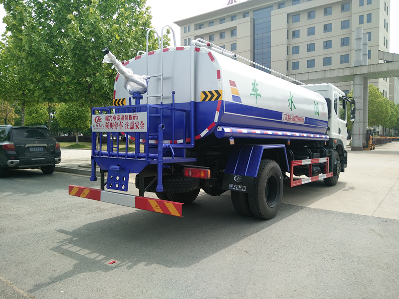 東風(fēng)15噸灑水車 東風(fēng)15噸灑水車