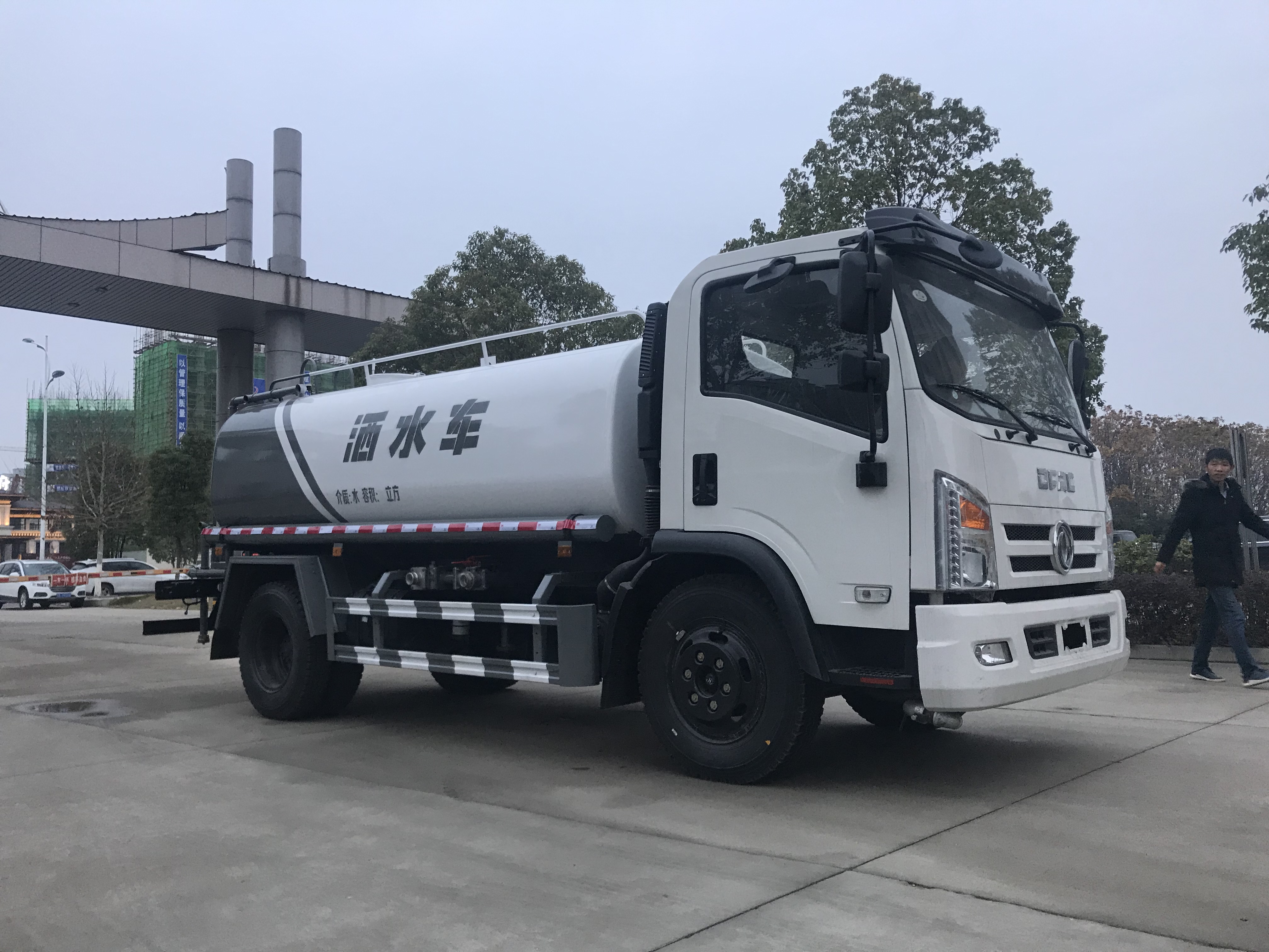 ����12���F�ڞ�ˮ܇(ch��)�N(xi��o)������һ��(g��)���_(t��i)�A