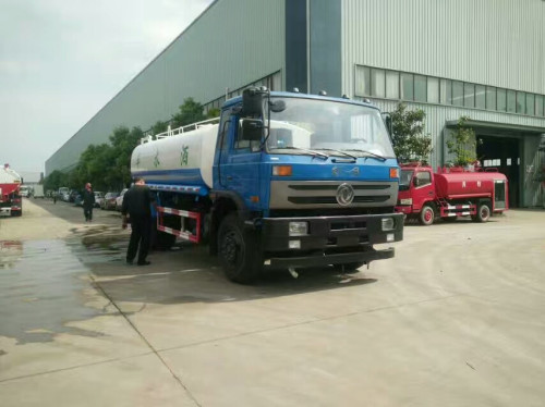 環(huán)衛(wèi)用戶都選購東風(fēng)145型12灑水車 環(huán)衛(wèi)用戶都選購東風(fēng)145型12灑水車