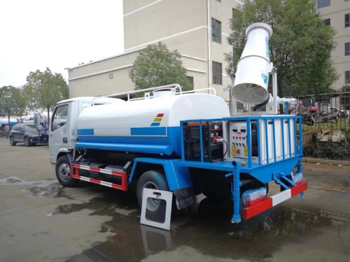 東風(fēng)灑水車 東風(fēng)灑水車