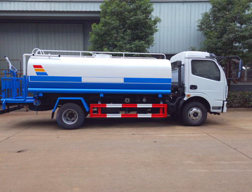 東風(fēng)灑水車廠家 東風(fēng)灑水車廠家