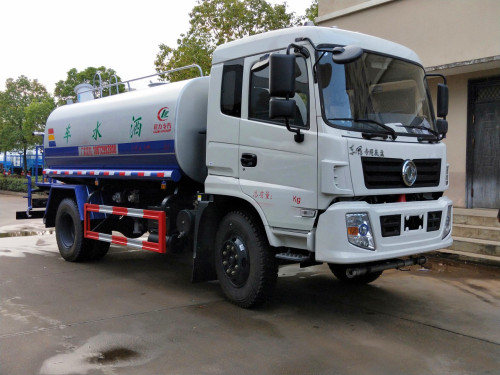 環(huán)衛(wèi)灑水車圖片 環(huán)衛(wèi)灑水車圖片