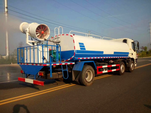 東風(fēng)柳氣前四后四灑水噴霧車 東風(fēng)柳氣前四后四灑水噴霧車