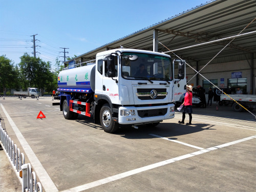 環(huán)衛(wèi)灑水車 環(huán)衛(wèi)灑水車