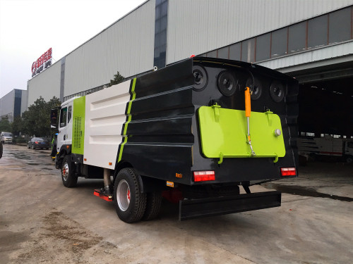 道路清掃車保養(yǎng)與使用 道路清掃車保養(yǎng)與使用