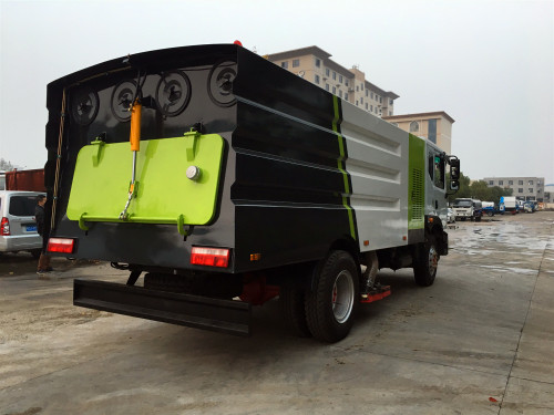 道路清掃車保養(yǎng)與使用 道路清掃車保養(yǎng)與使用