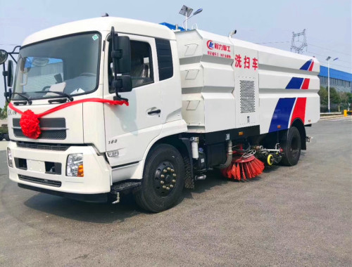 東風(fēng)天錦掃路車 東風(fēng)天錦掃路車
