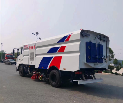 東風(fēng)天錦掃路車 東風(fēng)天錦掃路車