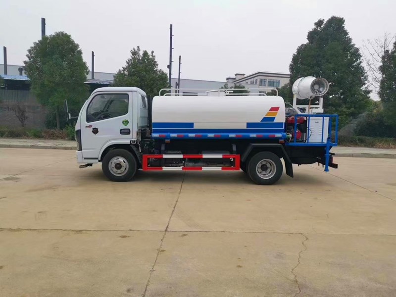 藍(lán)牌灑水車(chē) 藍(lán)牌灑水車(chē)