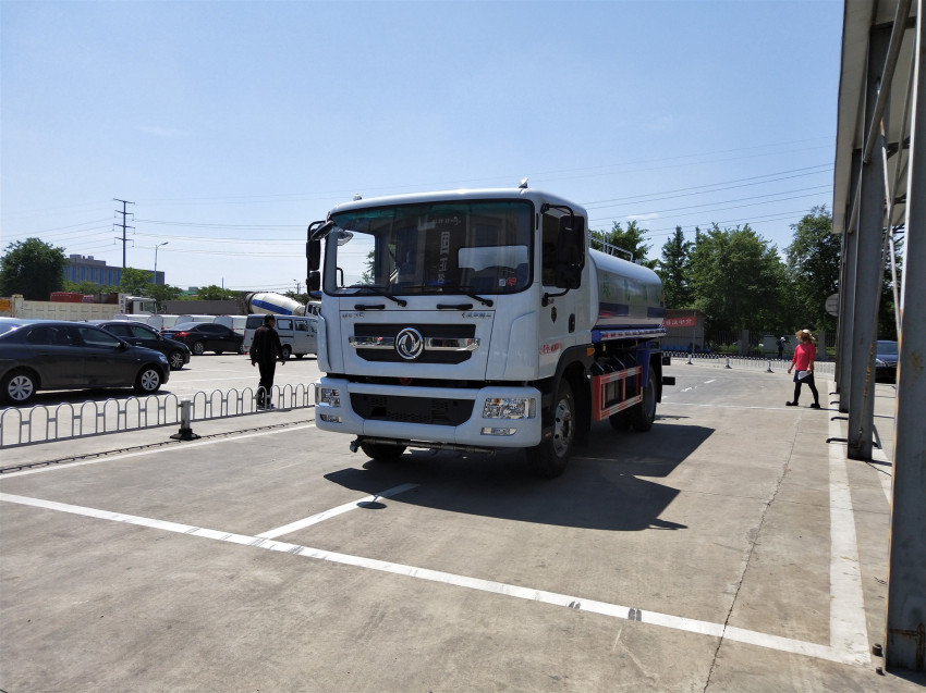 東風(fēng)D9國(guó)六灑水車(chē) 噴水車(chē) 程力灑水車(chē)廠家直銷(xiāo) 東風(fēng)D9國(guó)六灑水車(chē) 噴水車(chē) 程力灑水車(chē)廠家直銷(xiāo)