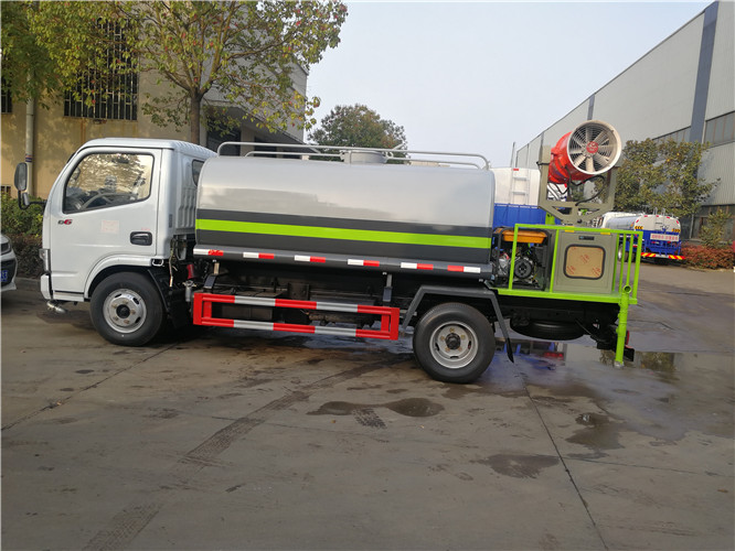 哪有灑水車廠家-哪有工地灑水車一般價(jià)格多少?gòu)S家 哪有灑水車廠家-哪有工地灑水車一般價(jià)格多少?gòu)S家