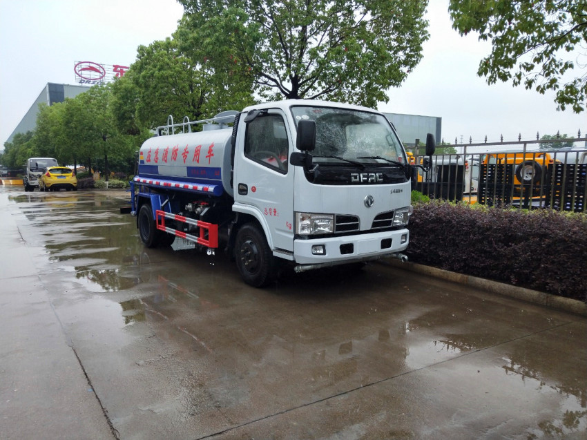 東風(fēng)5噸灑水車-東風(fēng)5立方灑水車價格報價-程力集團(tuán) 東風(fēng)5噸灑水車-東風(fēng)5立方灑水車價格報價-程力集團(tuán)