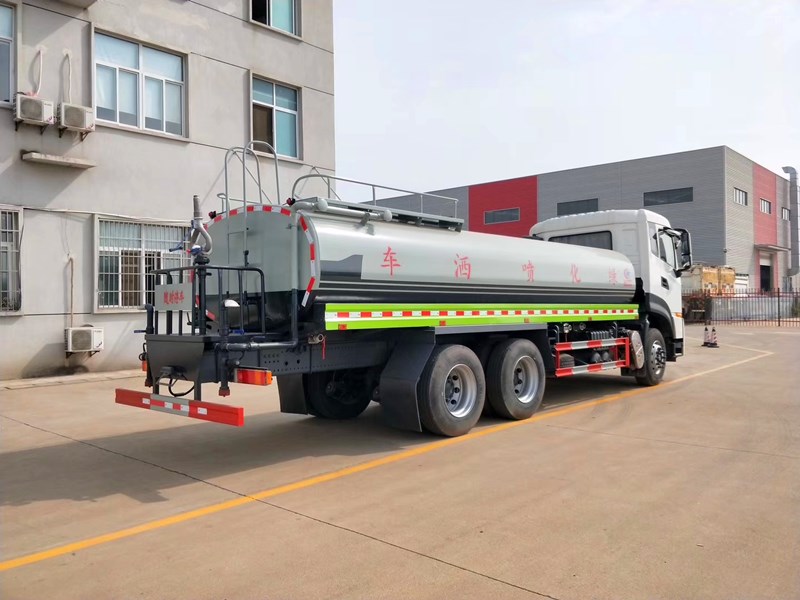 ������(gu��)���|�L(f��ng)�������p��20����ˮ܇��·ϵ�y(t��ng)�� �ɹܵ�����λ��ͨ���y��ֱͨ���y���^(gu��)�V�W(w��ng)����ˮ�ڣ�ǰ�_������(c��)������λ��(c��)����������ƽ�_(t��i)�����G����ˮ���ڣ��M���� 