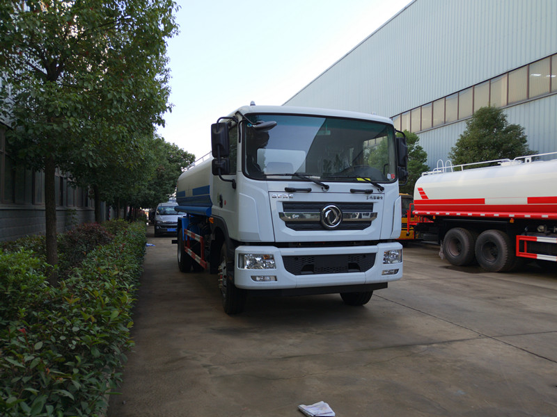 東風(fēng)D9灑水車 東風(fēng)D9灑水車