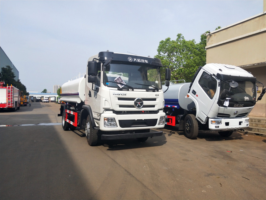 大運(yùn)風(fēng)度12方灑水車-12方灑水車廠家-程力灑水車生產(chǎn)廠家 大運(yùn)風(fēng)度12方灑水車-12方灑水車廠家-程力灑水車生產(chǎn)廠家