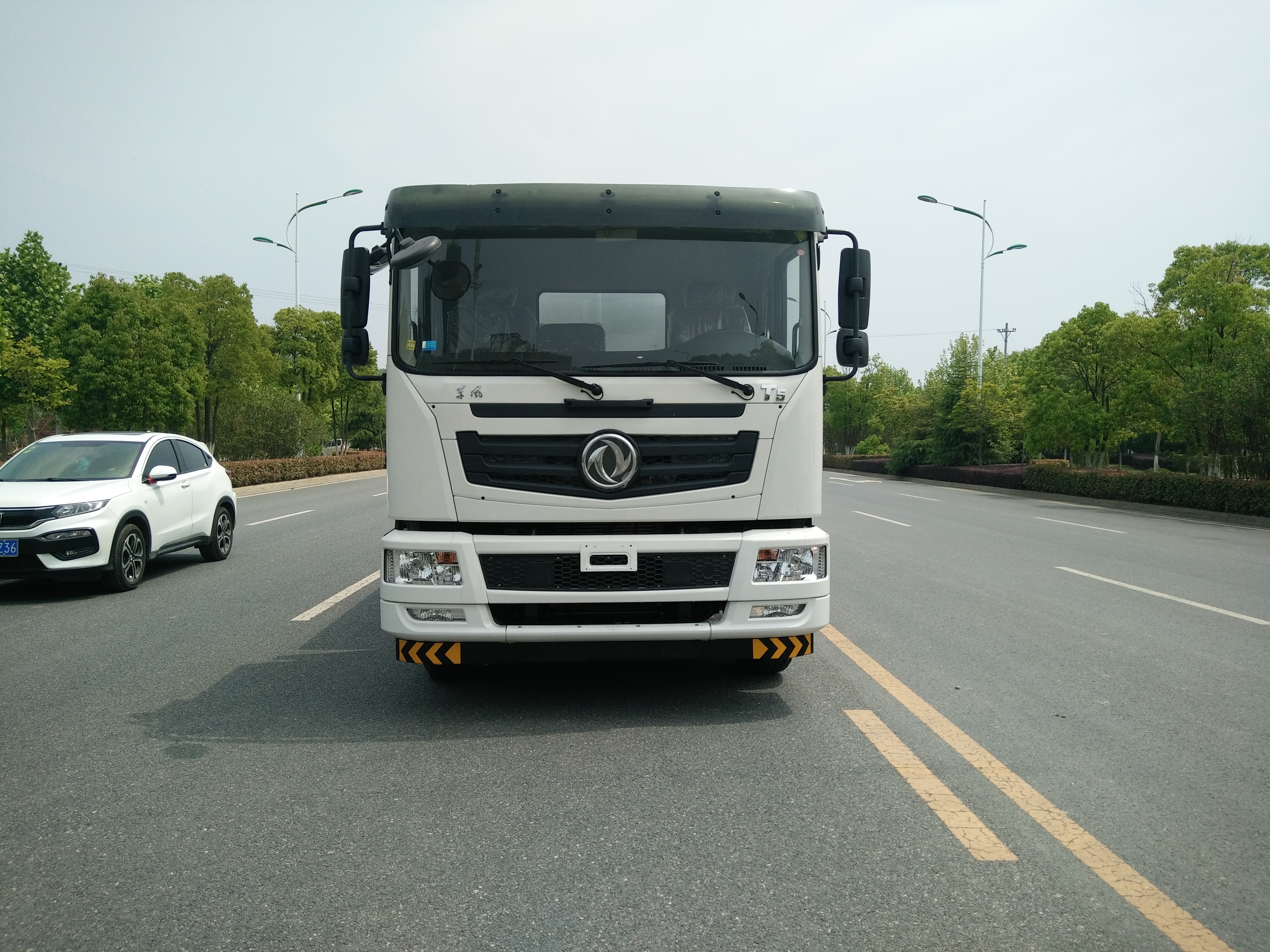 東風145/153灑水車12-15噸經(jīng)典款-程力灑水車生產(chǎn)廠家 東風145/153灑水車12-15噸經(jīng)典款-程力灑水車生產(chǎn)廠家