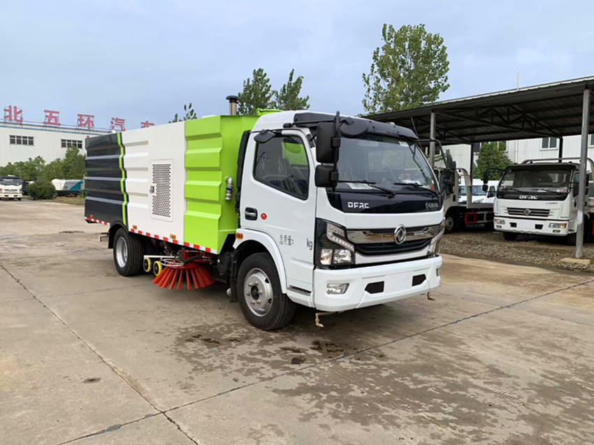 東風(fēng)4方掃路車 多利卡道路清掃車 藍牌掃路車-湖北程力 東風(fēng)4方掃路車 多利卡道路清掃車 藍牌掃路車-湖北程力