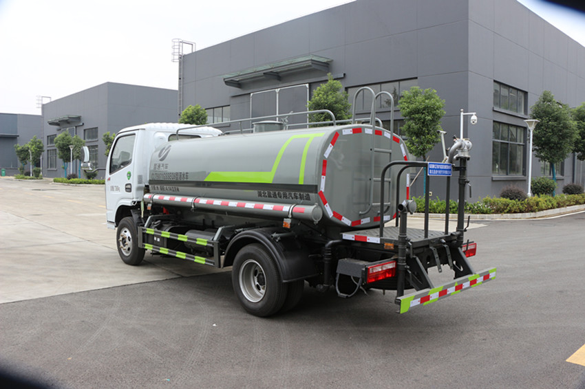 東風(fēng)小型灑水車廠家價(jià)格-灑水車-小型灑水車生產(chǎn)廠家 東風(fēng)小型灑水車廠家價(jià)格-灑水車-小型灑水車生產(chǎn)廠家