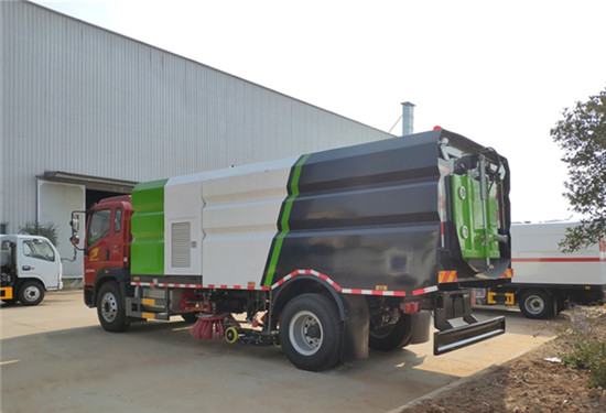 國(guó)六16方重汽豪沃洗掃車(chē) 國(guó)六16方重汽豪沃洗掃車(chē)