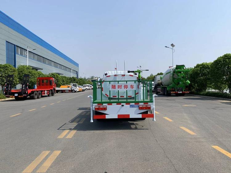電動(dòng)灑水車 電動(dòng)灑水車