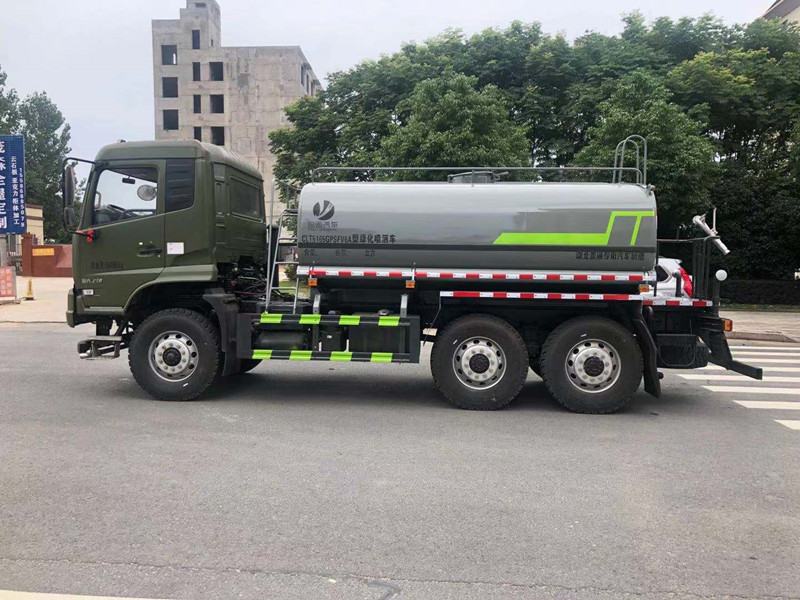 東風(fēng)六驅(qū)灑水車(chē) 東風(fēng)六驅(qū)灑水車(chē)