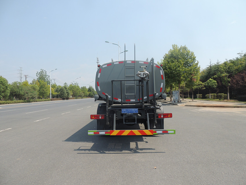湖北盈通灑水車生產(chǎn)廠家 湖北盈通灑水車生產(chǎn)廠家