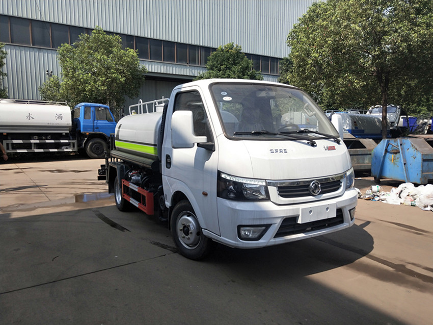 小型灑水車(chē) 小型灑水車(chē)