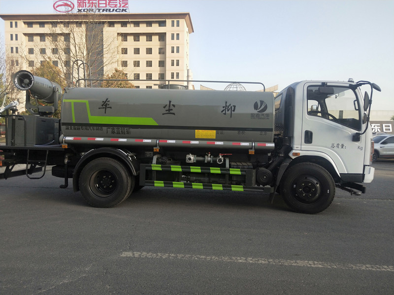 12方灑水車 12方灑水車
