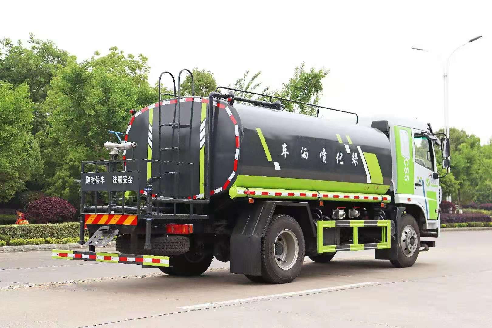 東風(fēng)華神12噸灑水車(chē)