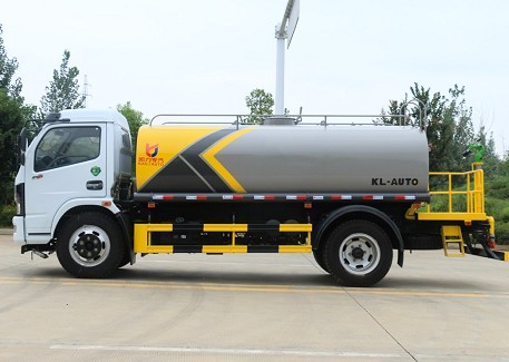 國六10噸東風(fēng)福瑞卡灑水車 國六10噸東風(fēng)福瑞卡灑水車