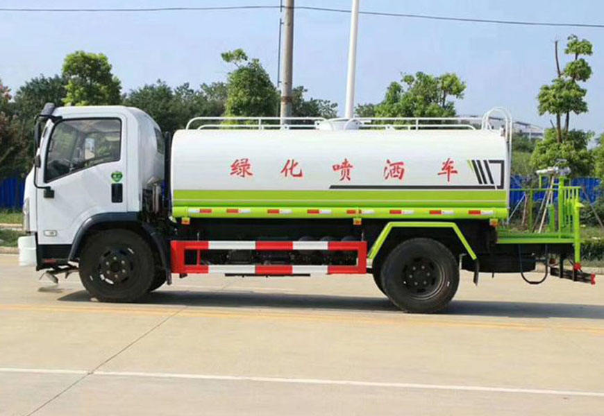 東風福瑞卡9方灑水車右側(cè)面圖