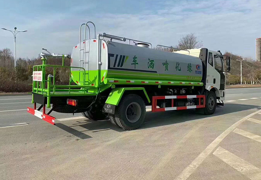 一汽解放12噸國(guó)六灑水車圖片后面圖